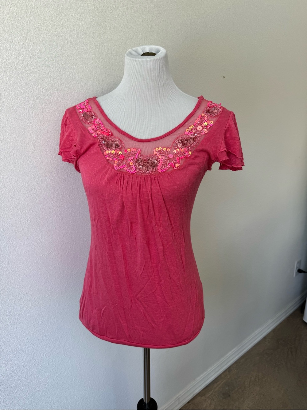 Vanity Pink Y2K Sequin Floral Ruffle Top